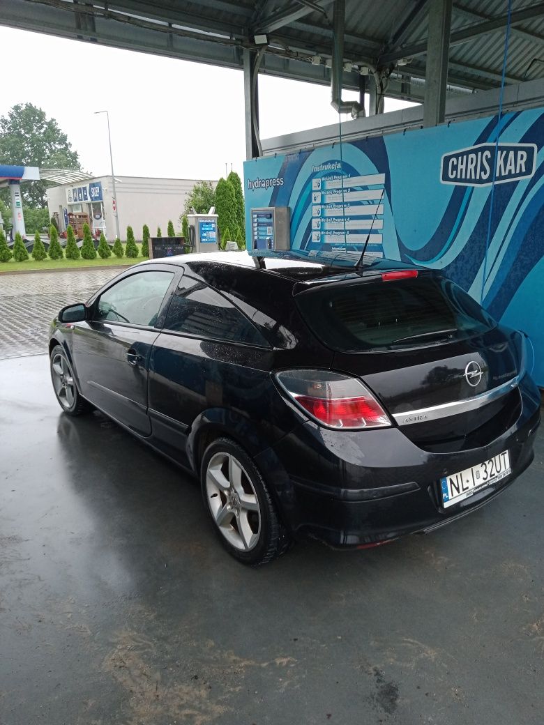 Opel Astra H  1.9 CDTI 120 KM GTC