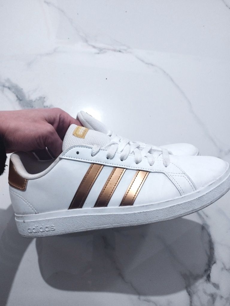 adidas Grand Court 2.0 złote paski