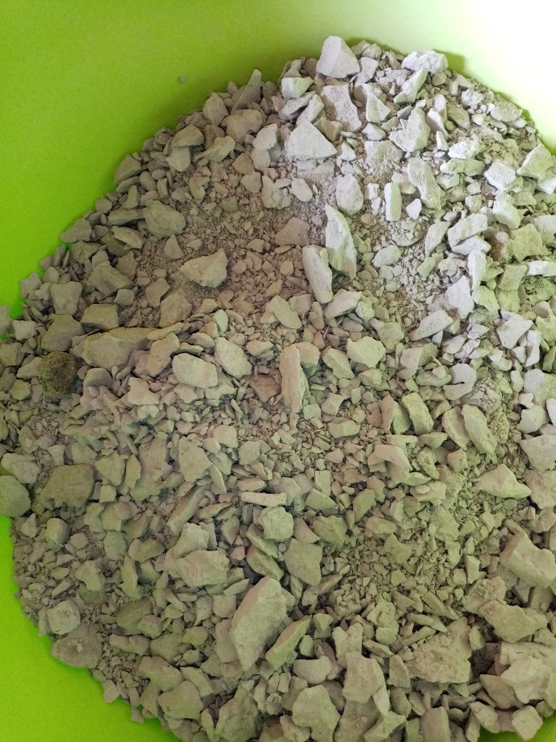 Блакитна глина, мелка фракція  до 0,5 см. За 1 кг.
