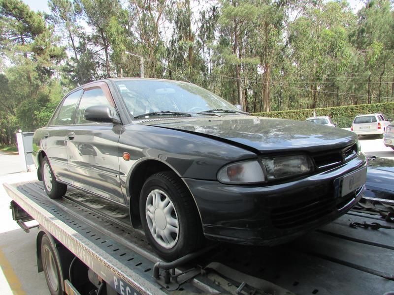Mitsubishi Lancer 1,3 (75cv) de 1996 - Peças Usadas (5555)