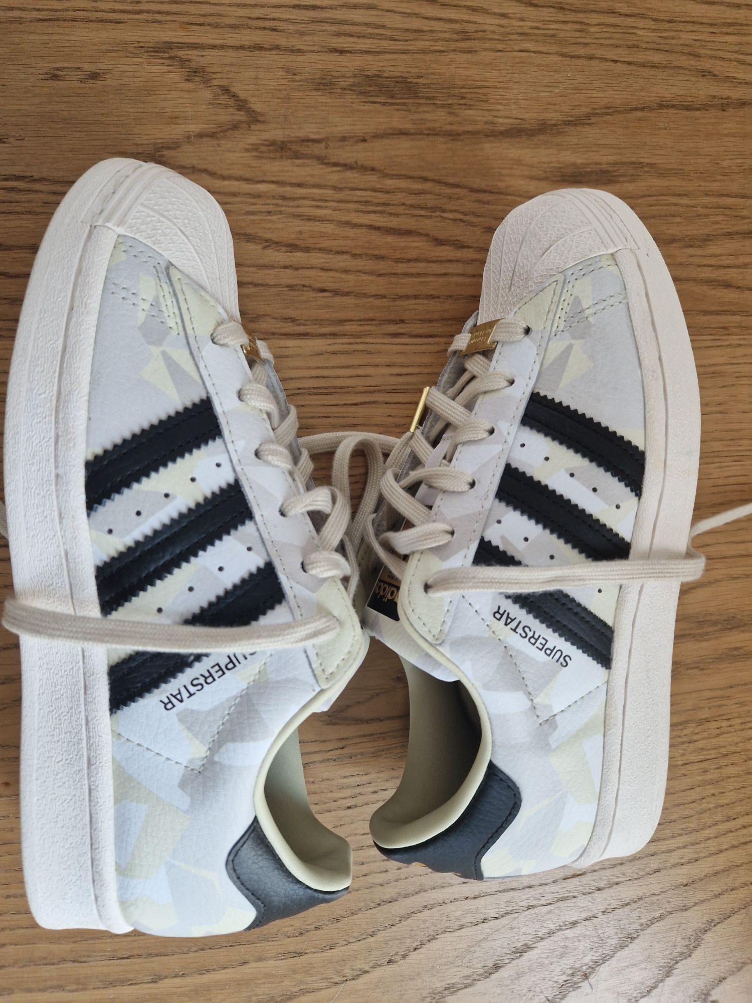 Adidas Superstar moro 23,5 cm