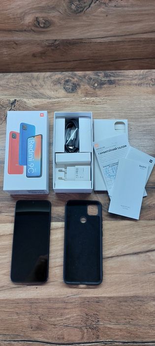Мeizu Redmi 9C NFC
З першого дня в чохлі і захисному склі.
Заряд трима