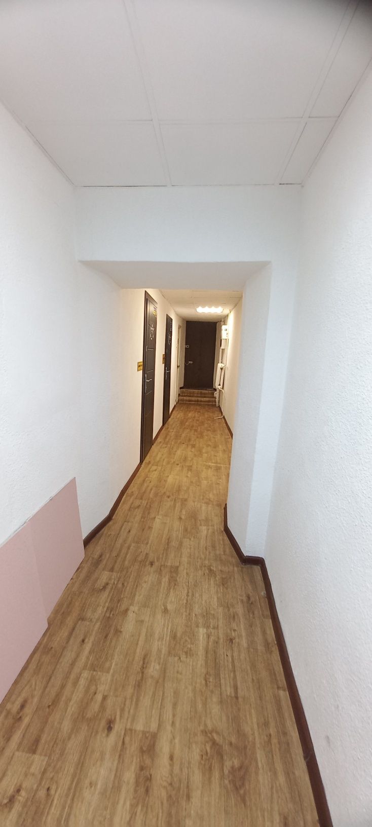 Без комиссии! Аренда под офис, салон,  шоу-рум - 25 м.кв., в центре.
