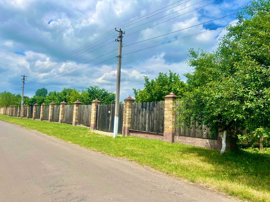 Ділянка 40 сотих, 20 під будівництво з фундуковим садом. Загребля