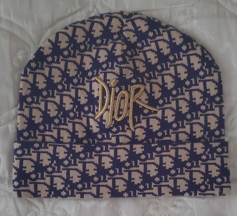 Продам жіночу шапку Dior