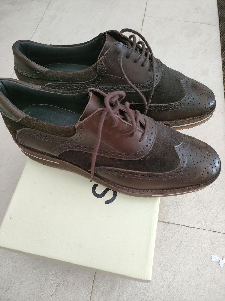 Sapatos novos Suits Inc