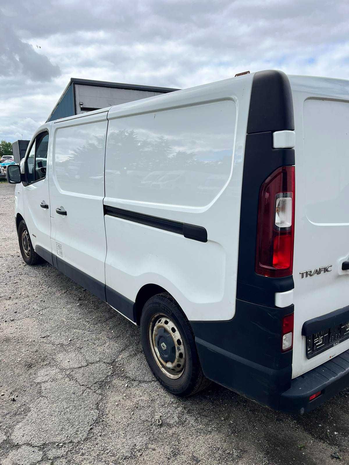 Дверь боковая RENAULT Trafic 14- левая сдвижна FIAT Talento 16- Vivaro