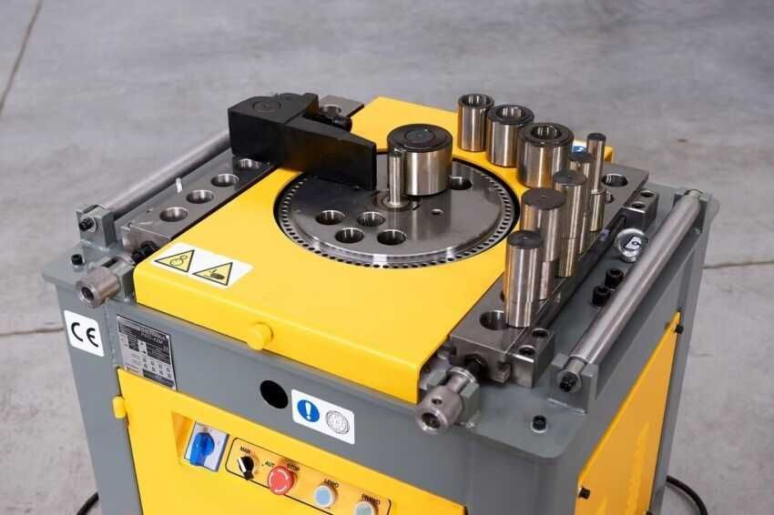 Giętarka PRO-42M do prętów zbrojenia płaskowników strzemion