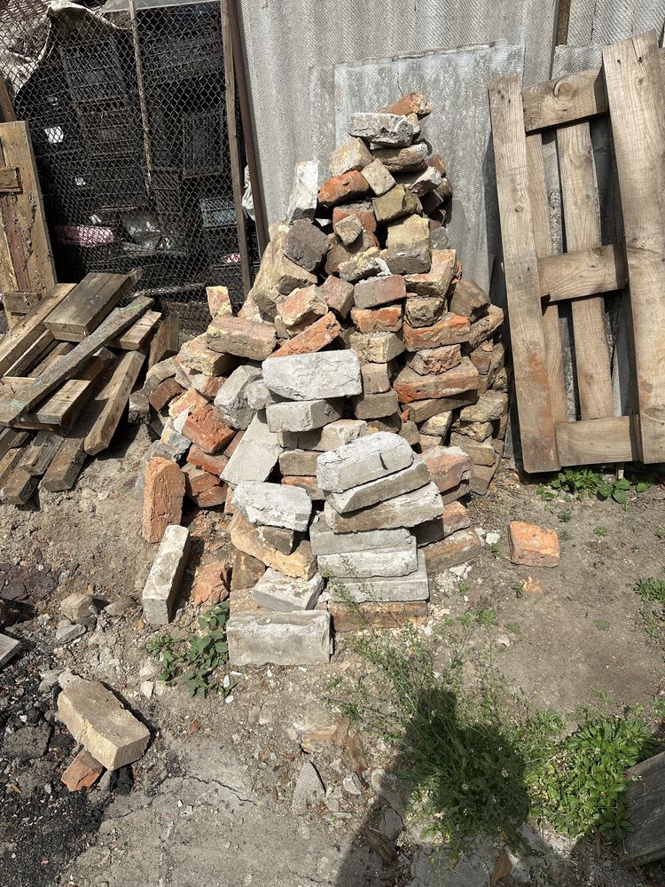 Кирпич в дар