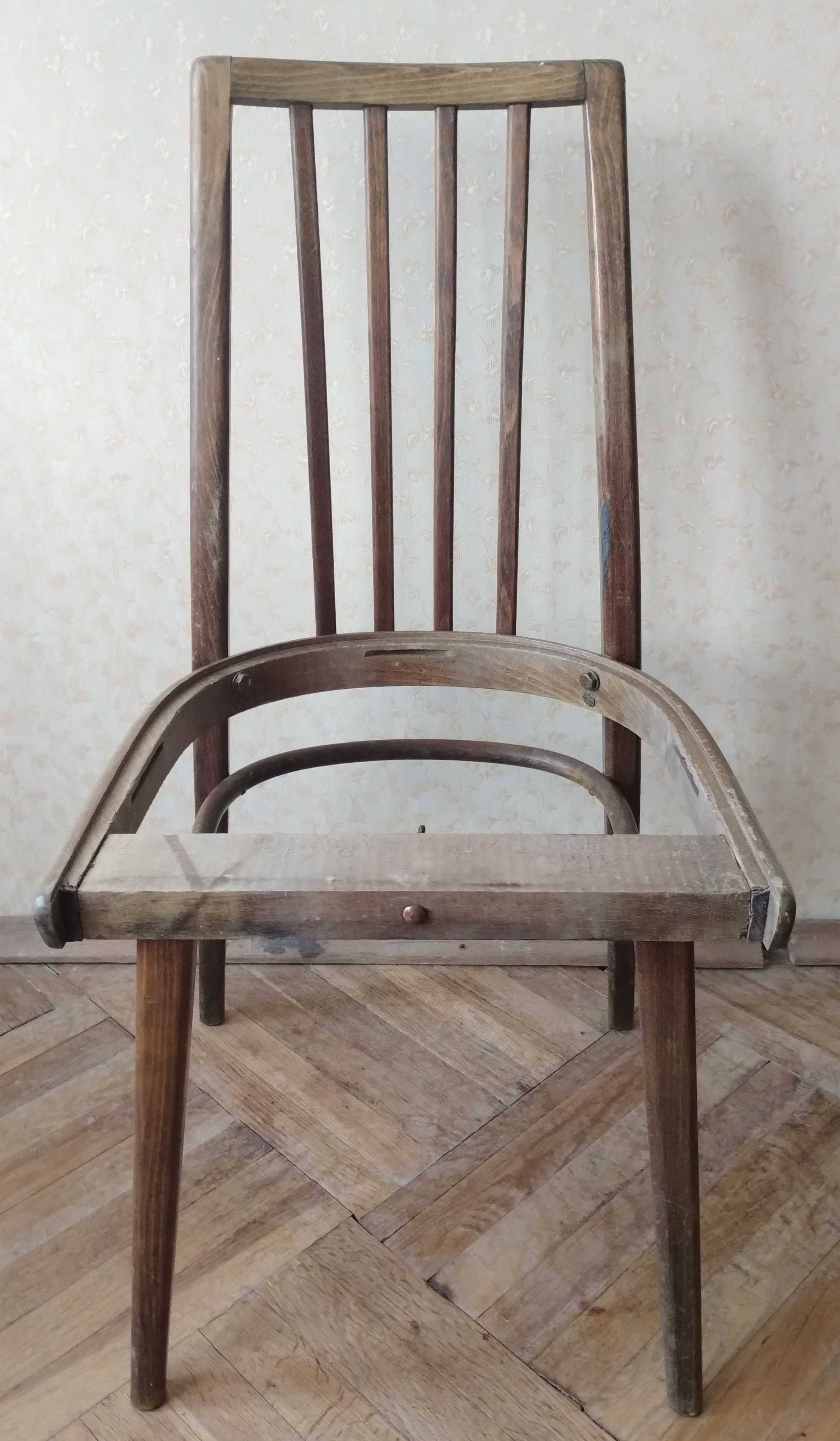 Вінтажний стілець під реставрацію. Ретро меблі.