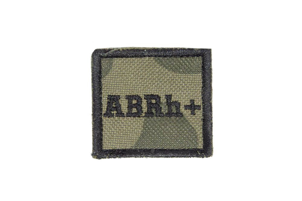 naszywka wojskowa na rzep grupa krwi abrh+ 4,5x4,5 - używana