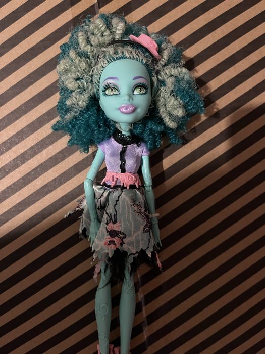 Лялька Monster High Монстер Хай кукла гулія венера вайперін хані джи