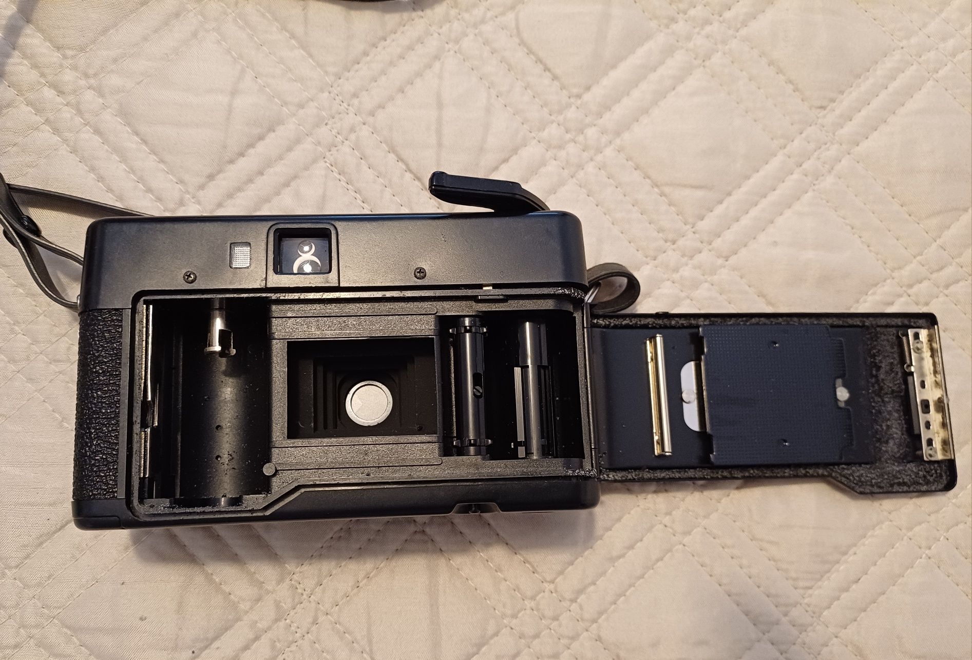 Máquina fotográfica Yashica MF2