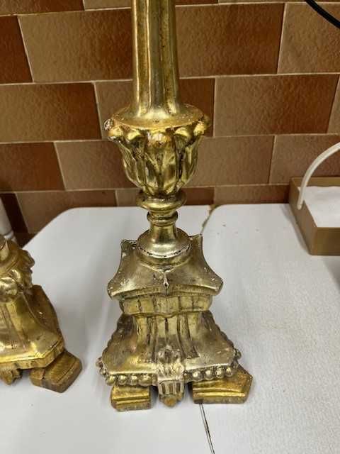 Tocheiros em madeira e talha dourada