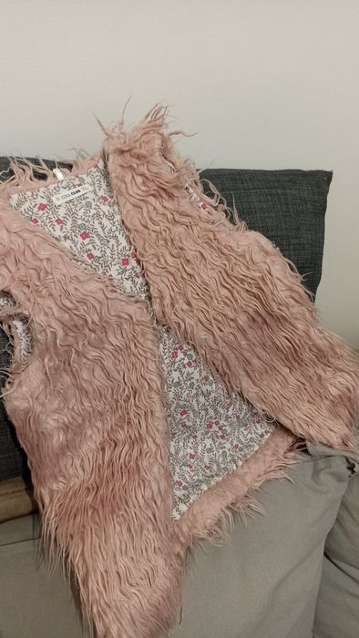 Dziewczęca kamizelka w rozmiarze 116