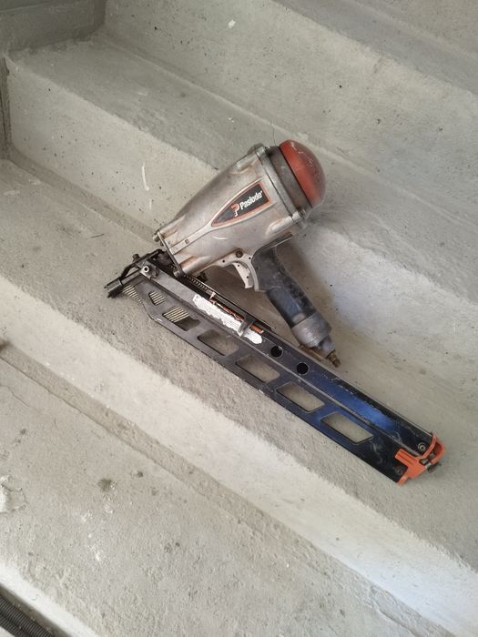 Pistolet do gwoździ gwozdziarka