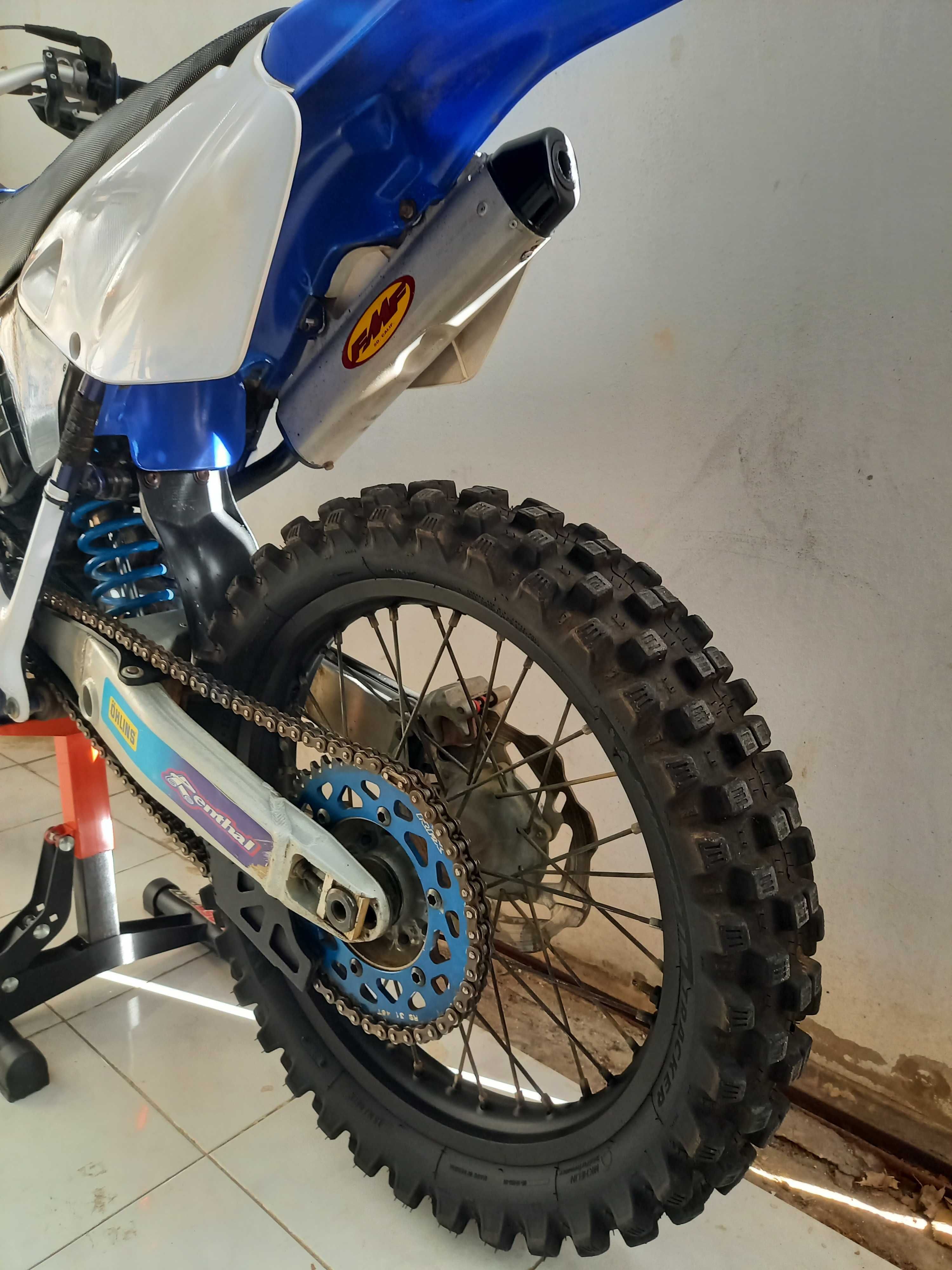 Yamaha YZ 250 ..