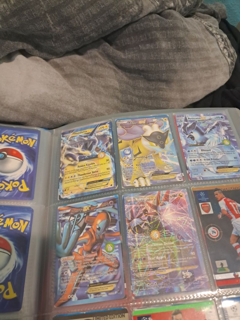 Karty kolekcjonerskie pokemon