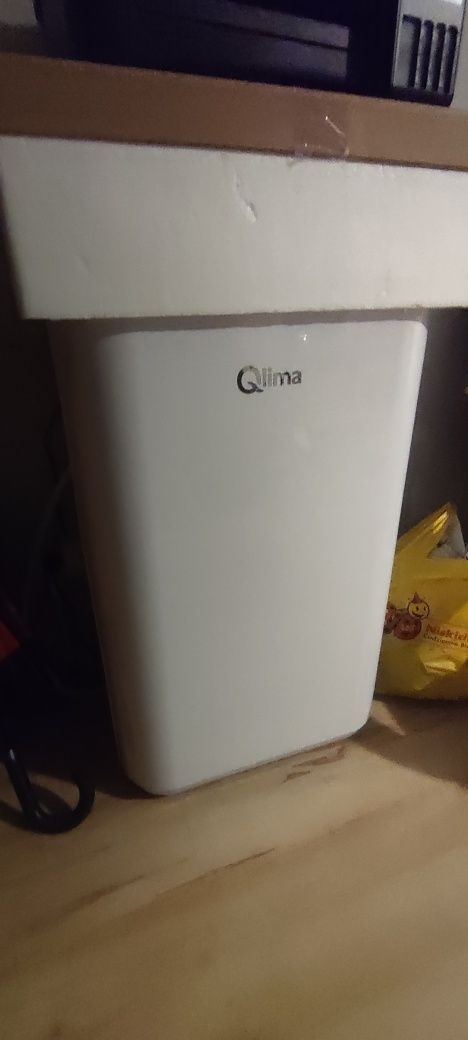 Klimatyzator przenośny PES 7225 nie wymaga rury wylotowej 

Qlima PES