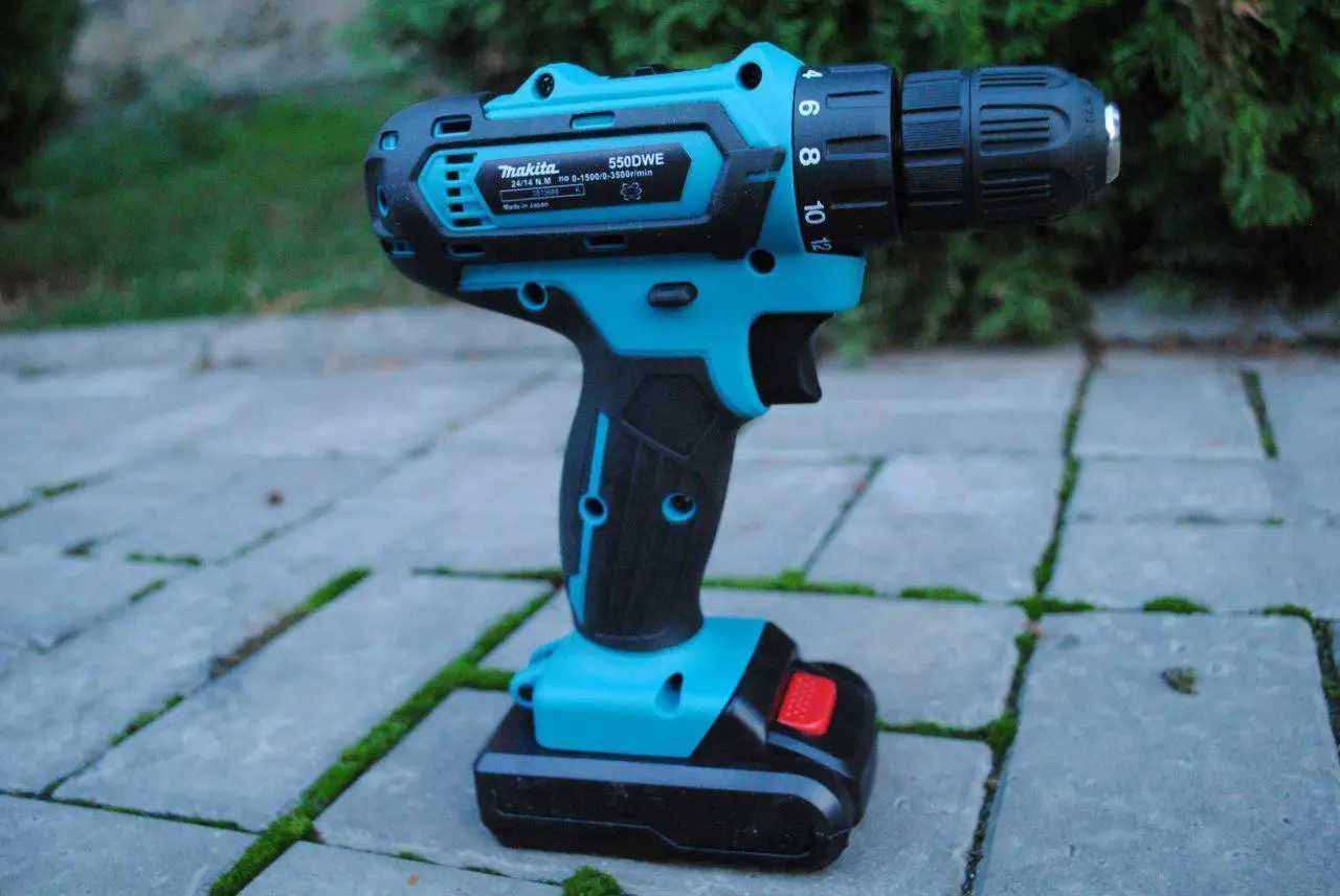 Шуруповерт Makita 331 DWE 24V, 5.0AH с набором инструментов