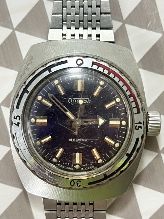 Годинник Амфібія працює.