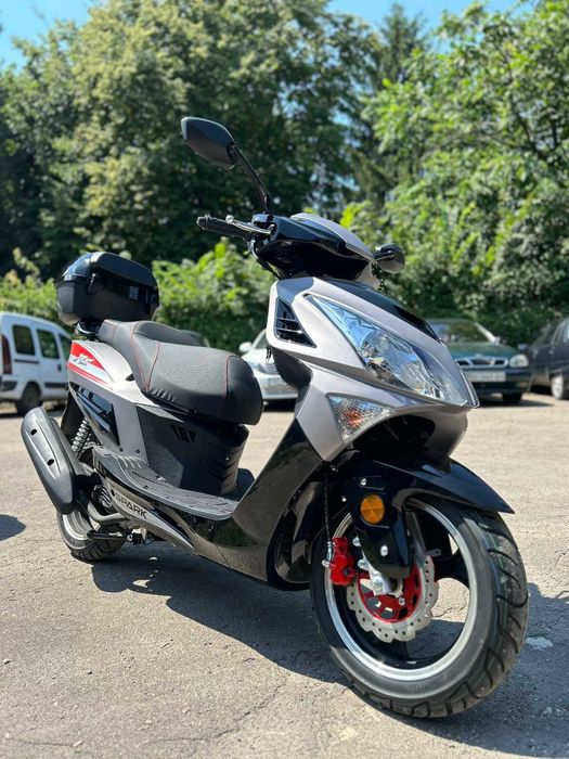Скутер SPARK SP150S-17R