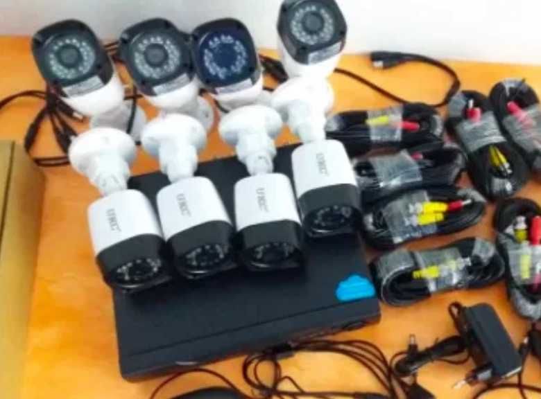 Комплект видеонаблюдения на 8 камер с датчиком движения и ночной