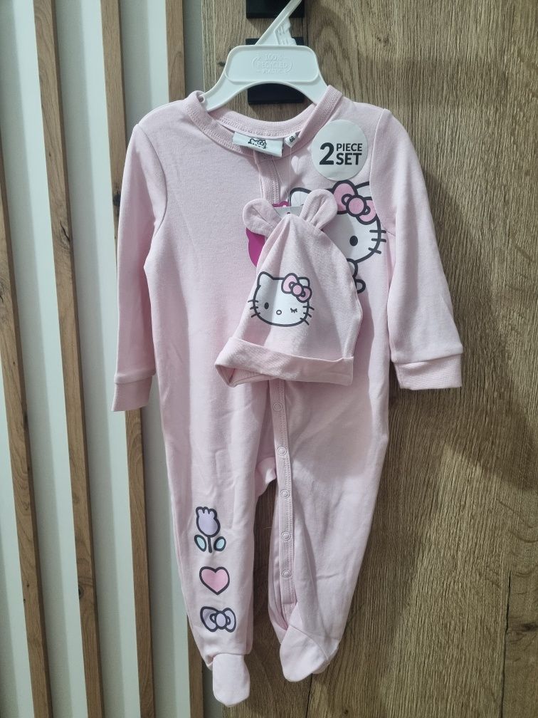 Pajacyk z czapeczką hello kitty nowe 68