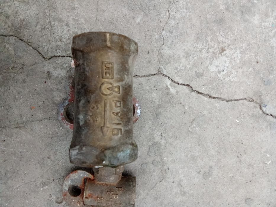 Продам крани бронзові новие