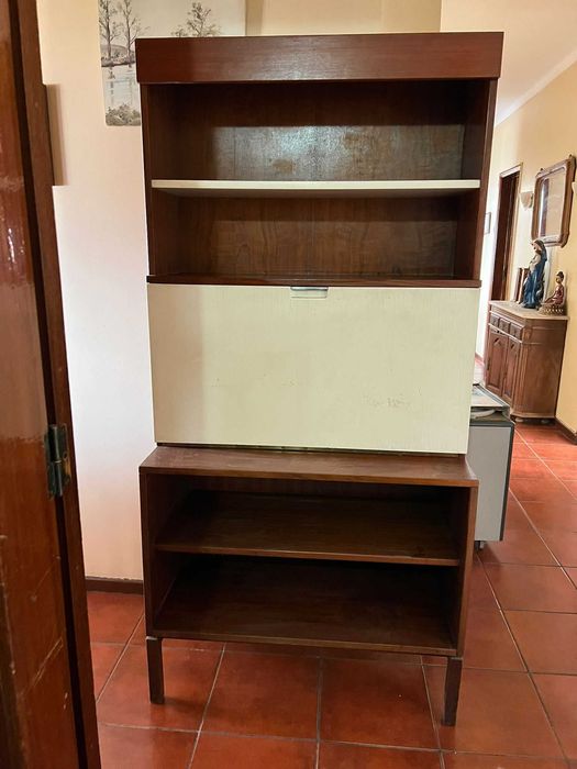 Mobília em bom estado