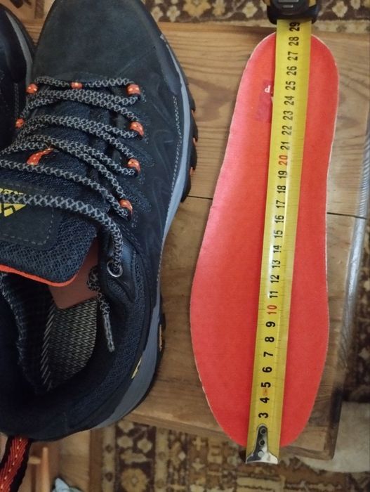 Продам кросовки HIKEUP 41 размер.