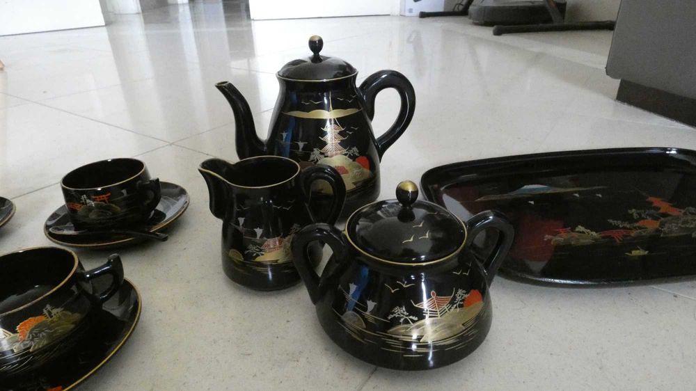 Louça japonesa feita de madeira