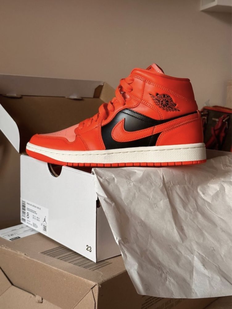 Nike Air Jordan 1 mid se rush orange