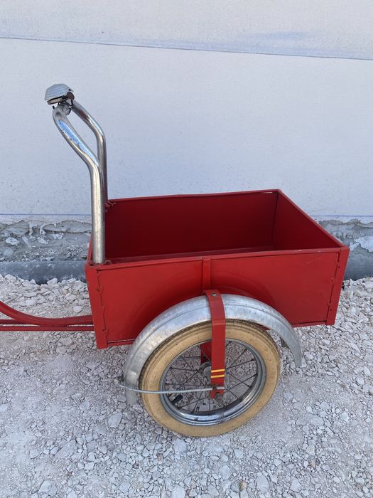 Triciclo antigo de carga Francês criança