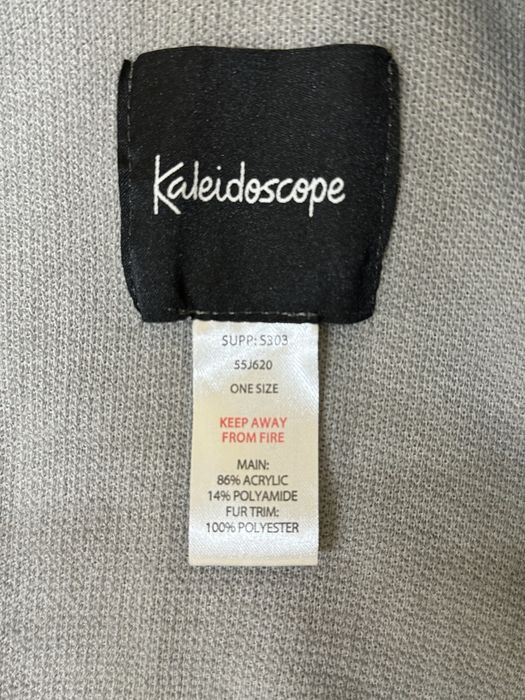 Накидка з рукавами та хутром