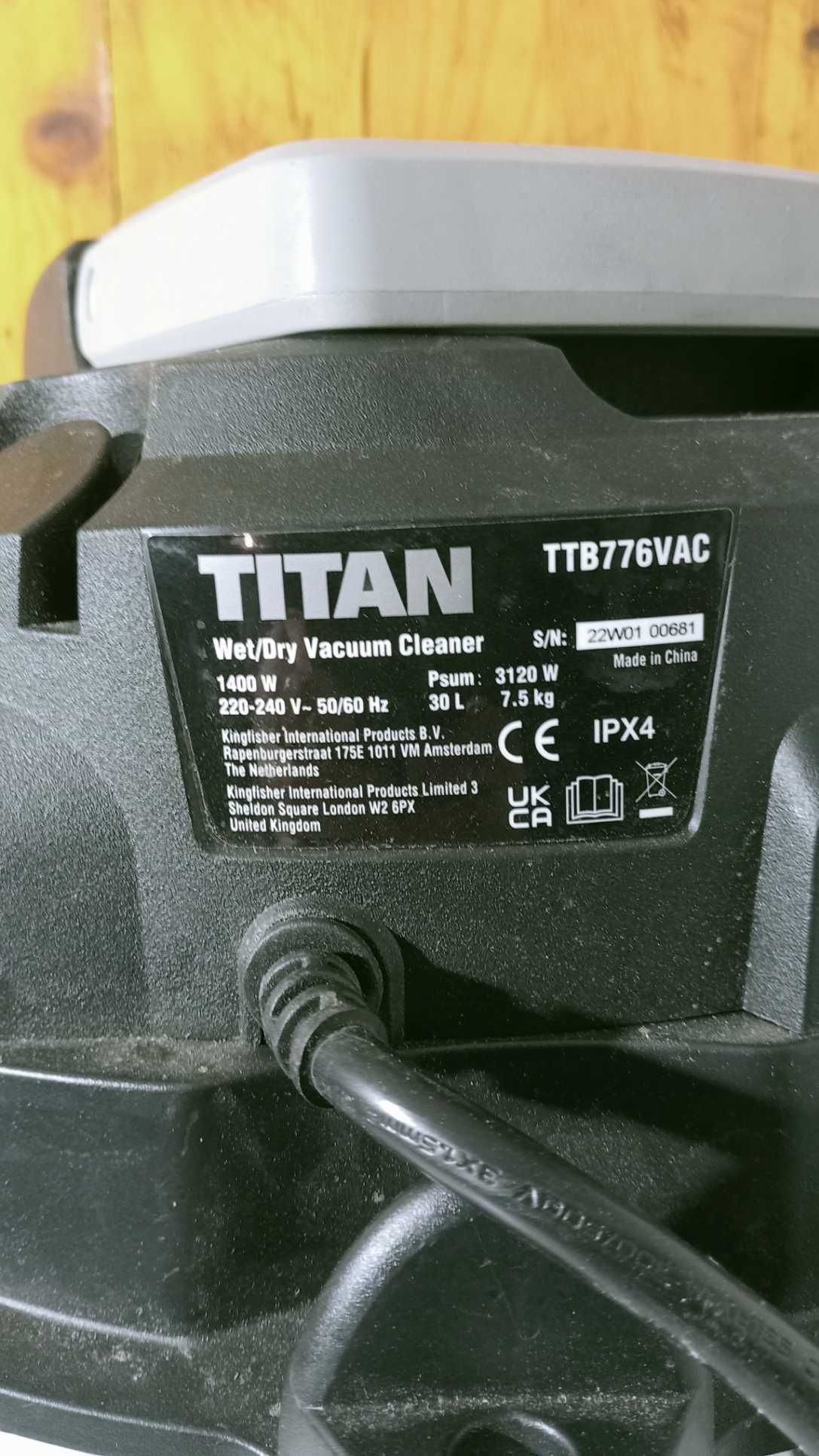 Odkurzacz przemysłowy Titan TTB776VAC 1400 W 30l