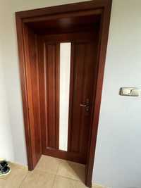 Drzwi drewniane wewnetrzne skrzydlo, odcieznica, listwy maskujace