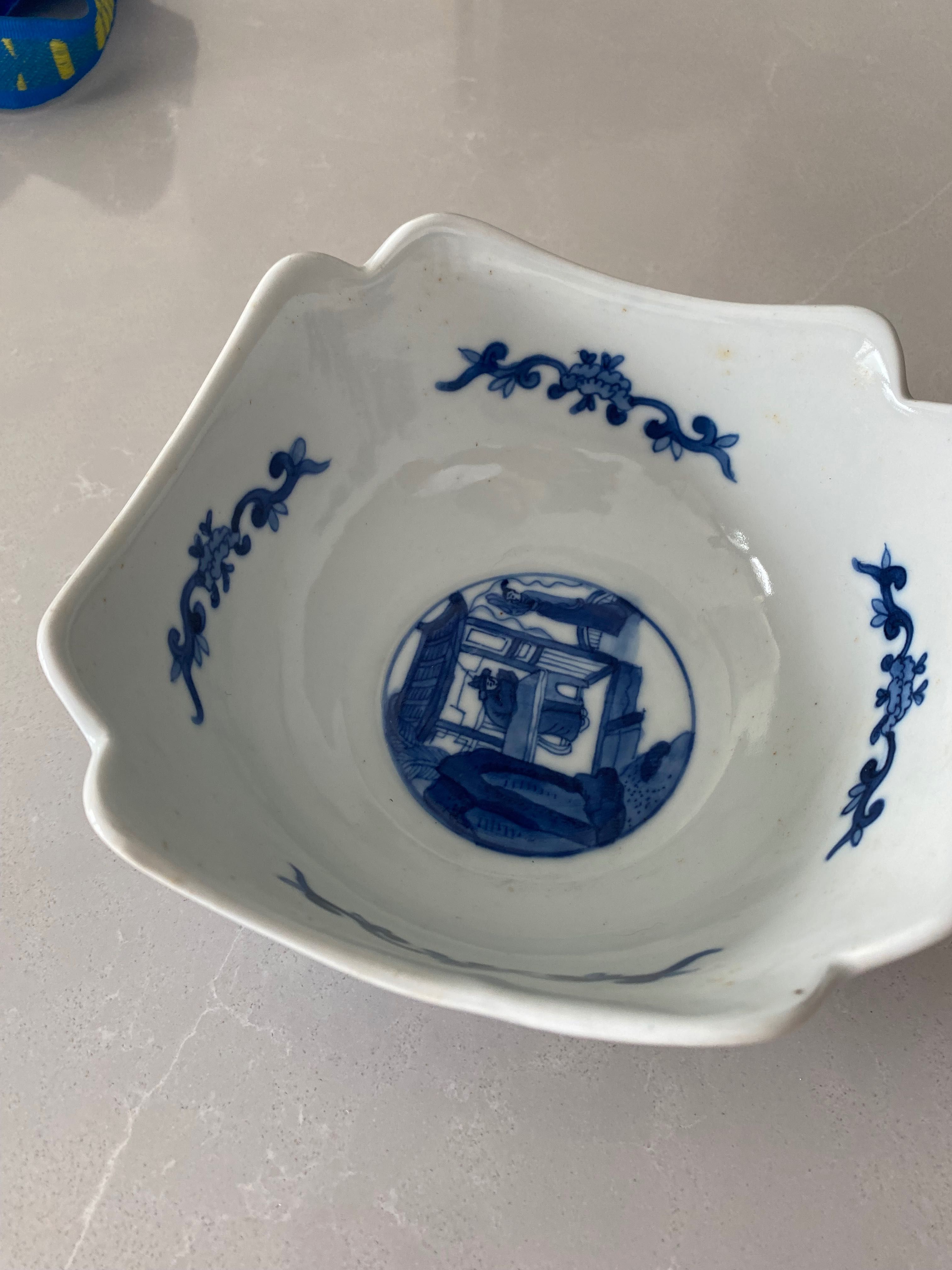 Jarra com tampa e taça de louça chinesa