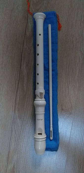 Flet prosty plastikowy - instrument do szkoły
