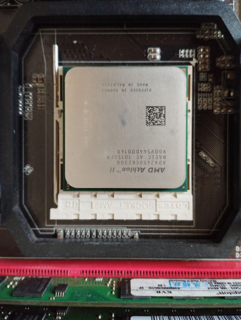 Продам материнскую плату MCP6PB M2+ с процессором AMD Athlon ll X2 245