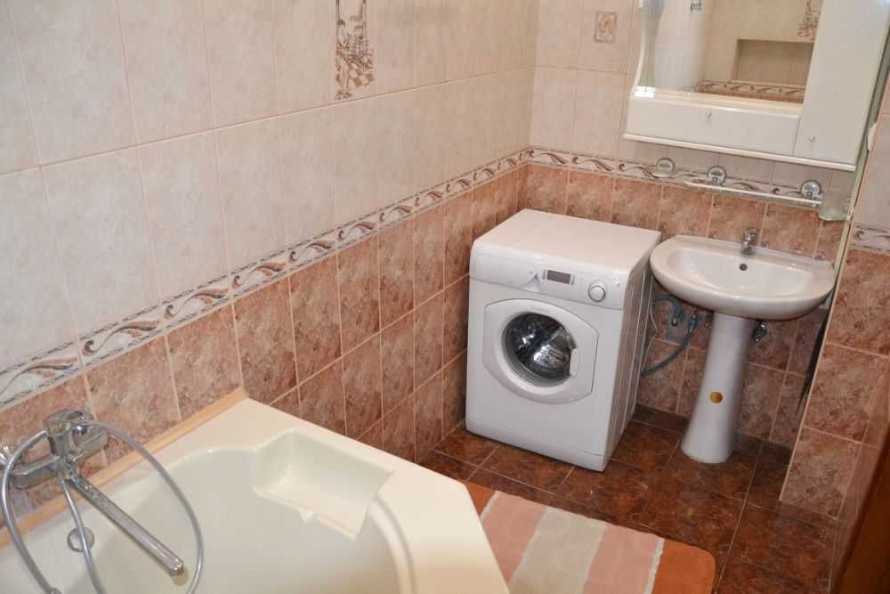 Продаж двокімнатної квартири на бульварі Лесі Українки, 9В