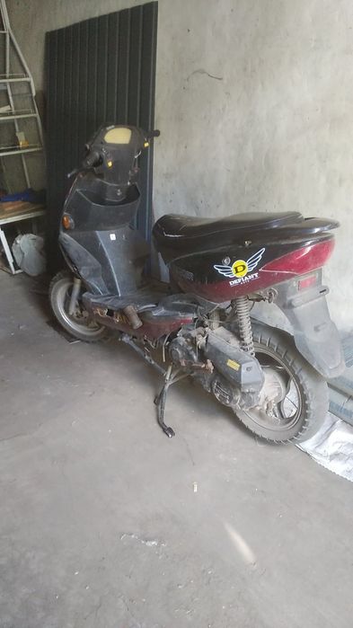 Продам скутер Defiant