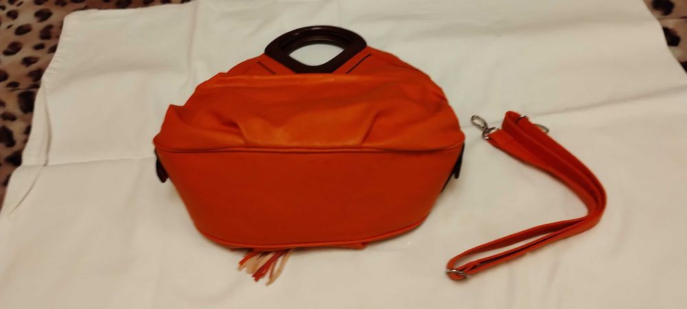 Сумка натуральная кожа оранжевая, новая