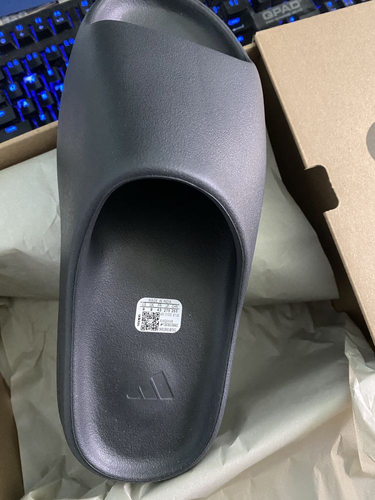 Yeezy slide onyx US 9 EU 43