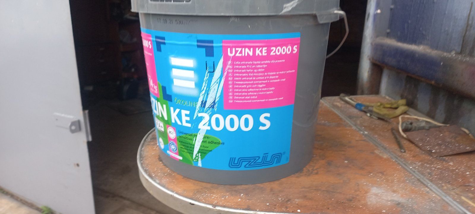 Продам клей UZIN KE 2000 S NEU ( 14 KG )