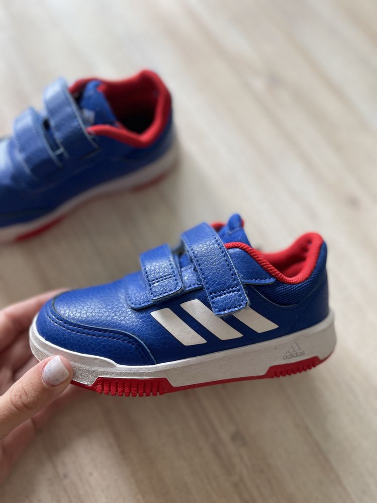 Кроссовки Adidas 26 размер