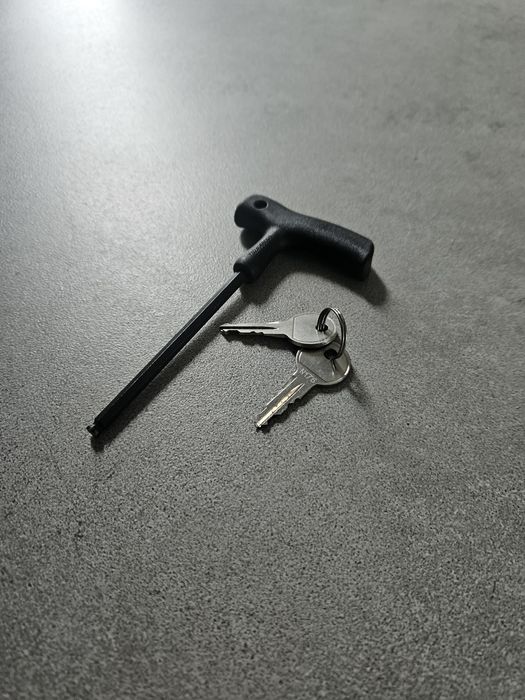 Bagażnik dachowy, belki THULE do BMW  5 kombi  F10/F11