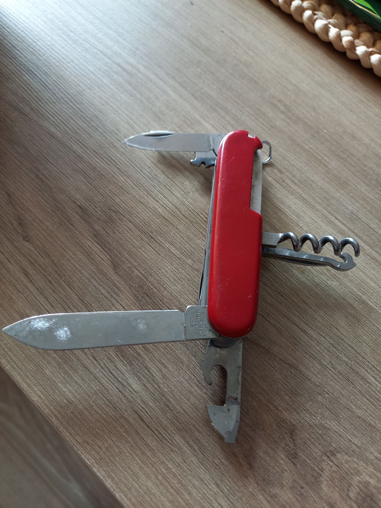 Victorinox szwajcarski