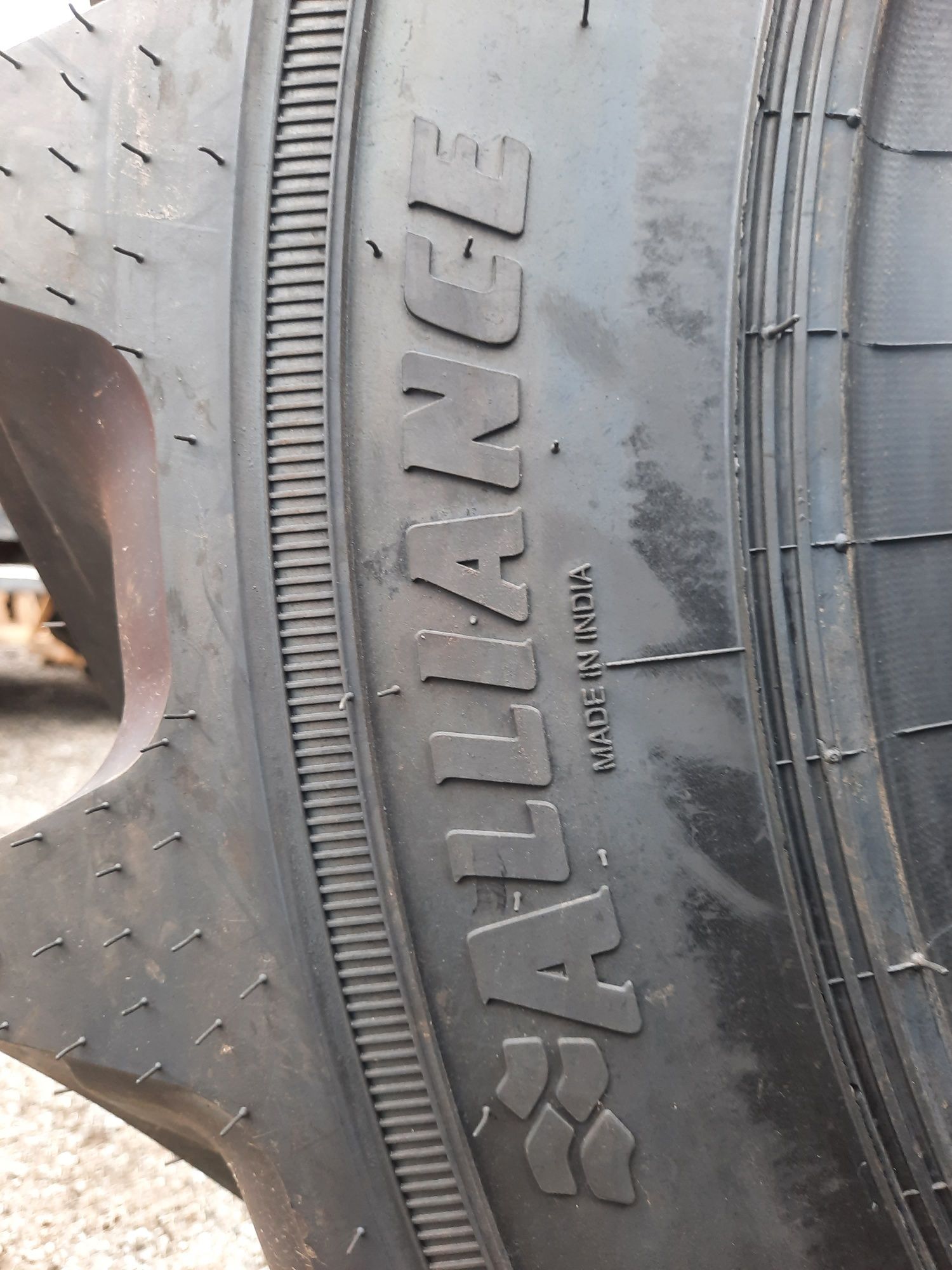 Opony nowe 280/85 R24 (11.2 R24) Alliance Agri star II