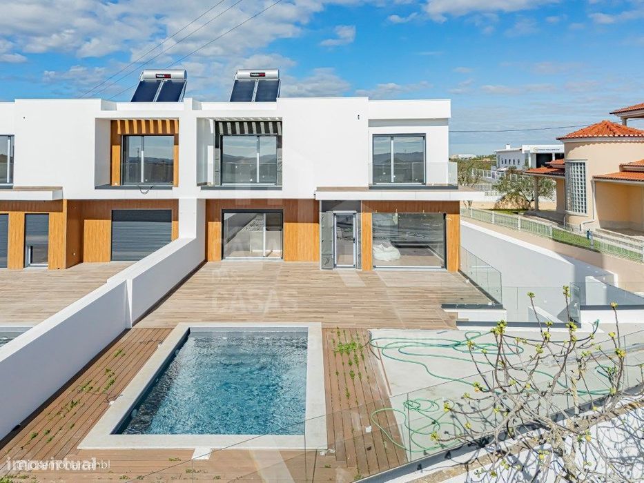 Vende Moradia T4 - Ericeira 14 km, A Casa das Casas